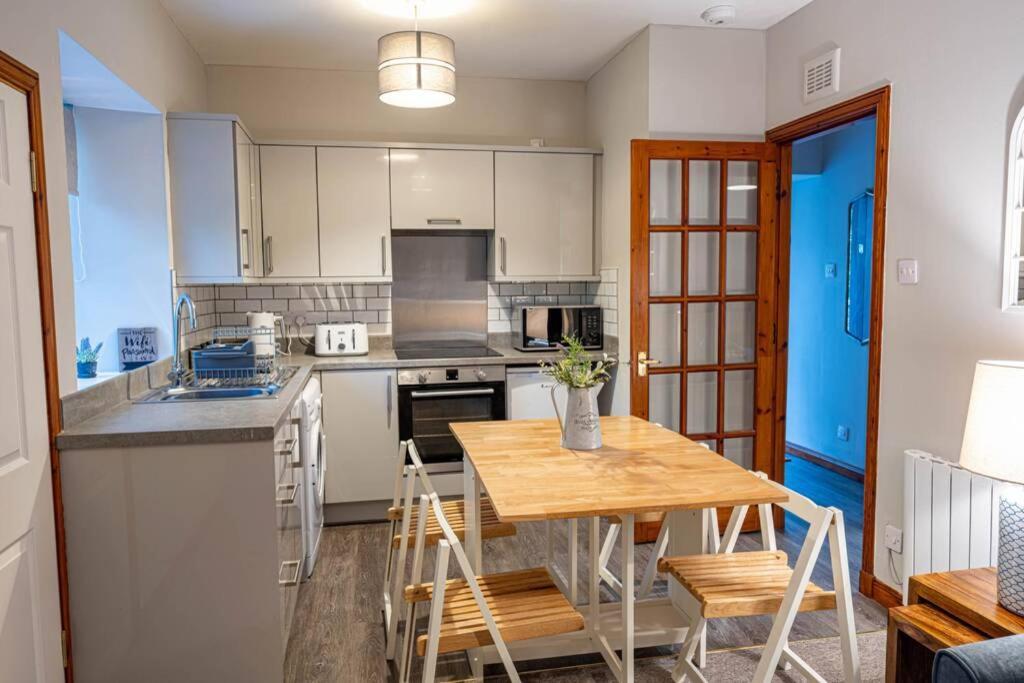 Cozy Newly Renovated Town Centre Apartment Aberfeldy Exterior photo